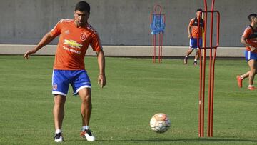 Reyes cree que David Pizarro sería aporte "en todo sentido"