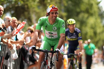 El ciclista australiano, Michael Mattehews, porta el maillot verde de los velocistas antes del comienzo de la 19ª etapa del Tour de Francia. 