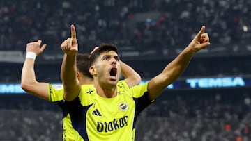 Soccer Football - Super Lig - Besiktas v Fenerbahce - Tupras Stadyumu, Istanbul, Turkey - November 2, 2025 Fenerbahce's Marco Asensio celebrates scoring their second goal REUTERS/Murad Sezer