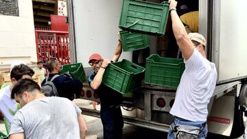 Paco Jémez colabora con la brigada de recolección de alimentos