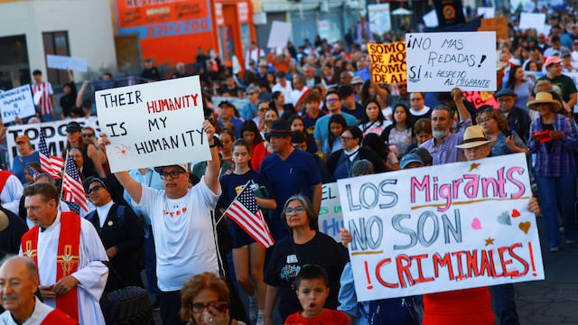 El juez federal Brian E. Murphy emite una orden para bloquear de manera temporal las deportaciones a países terceros, implementadas por el gobierno de Donald Trump.