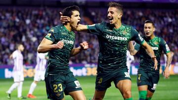 GRAF3237. VALLADOLID. 24/02/2019.- Los jugadores del Betis, el argelino Aissa Mandi (i) y el marroquí Zouhair Feddal, celebran el primer gol del equipo bético durante el encuentro correspondiente a la jornada 25 de primera división qu