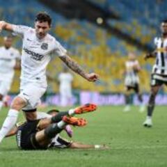 Cruzeiro reconoce tratativas para contratar a Eugenio Mena