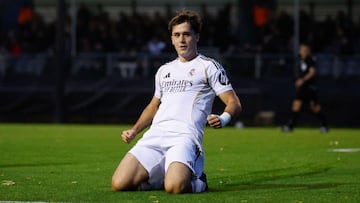 Jaime Barroso celebra su gol contra el Liverpool en la Youth League con el Juvenil A del Real Madrid.
