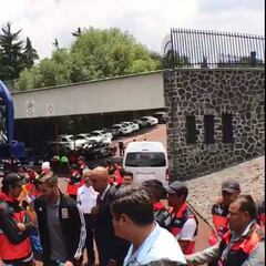 André-Pierre Gignac atendió fans después de marcar su gol 105