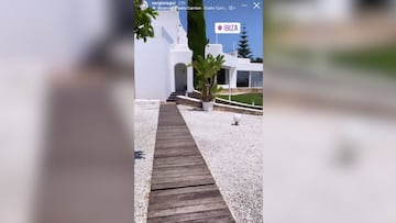 Así es la espectacular casa en la que Reguilón pasa sus vacaciones en Ibiza