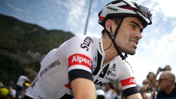 Dumoulin shows his climbing class to extend Giro lead