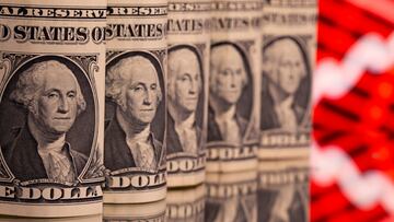 Collectors are clambering to find examples of a batch of dollar bills which feature a printing error and now command high prices.