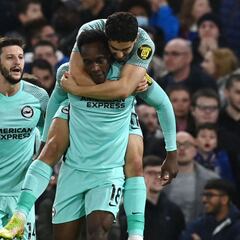 Cucurella y Welbeck ahondan en la crisis del Chelsea