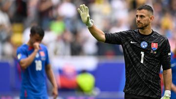 Slovakia's goalkeeper #01 Martin Dubravka reacts after the UEFA Euro 2024 Group E football match between Slovakia and Ukraine at the Duesseldorf Arena in Duesseldorf on June 21, 2024. (Photo by INA FASSBENDER / AFP)