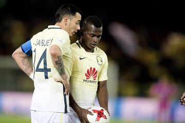 Los jugadores del América se encontraban en el Mundial de Clubes frente al Guangzhou chino cuando Carlos Darwin Quintero se molestó y le propinó un cabezazo a su compañero frente a la mirada de todos los asistentes y las cámaras que transmitían internacionalmente.