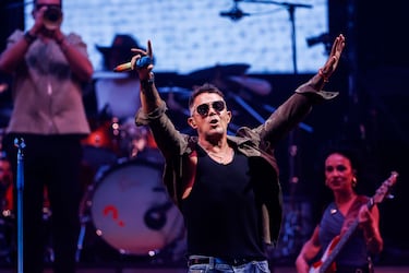 El 20 de junio, el cantautor madrileño regresa al Metropoolitano, donde ya actuó en 2019, como parte de su gira mundial '¿Y Ahora Qué?'.