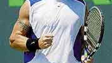 <b>EN FORMA.</B> Carlos Moyá pretende volver a ser el mejor jugador del mundo.