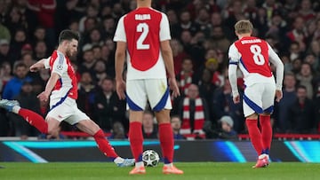 Exhibición de golazos de Declan Rice. Otra falta que clava el mediocentro gunner, esta vez al lado de Courtois, pero en la mismísima escuadra,