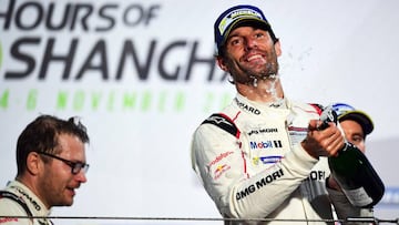 Webber, en el podio de las 6 Horas de Shanghai.