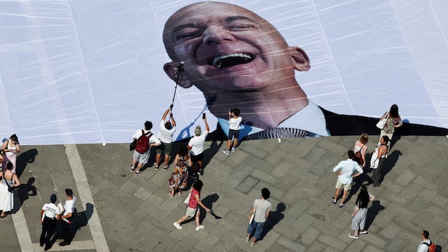 Jeff Bezos, one of the world’s richest people, has a net worth around $223.5 billion, most of which he accumulated during his tenure as Amazon CEO.