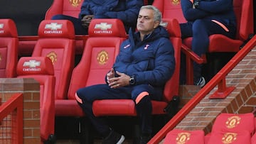 Soccer Football - Premier League - Manchester United v Tottenham Hotspur - Old Trafford, Manchester, Britain - October 4, 2020 Tottenham Hotspur manager Jose Mourinho Pool via REUTERS/Oli Scarff REFILE - CORRECTING ID EDITORIAL USE ONLY. No use with u