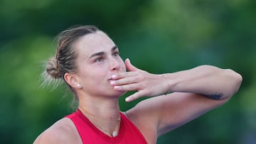 MIAMI GARDENS, FLORIDA - MARCH 20: Aryna Sabalenka reacts to the crowd after defeating Viktoriya Tomova of Bulgaria during their match on Day 3 at Hard Rock Stadium on March 20, 2025 in Miami Gardens, Florida. Rich Storry/Getty Images/AFP (Photo by Rich Storry / GETTY IMAGES NORTH AMERICA / Getty Images via AFP)