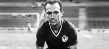 El padre de Luis Roberto Alvés. El 'Lobo' fue un atacante con un gran instinto y goleador.