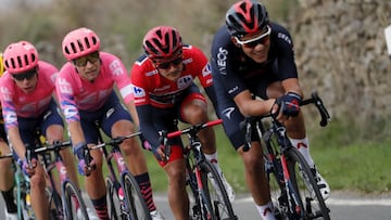 27/10/20 VUELTA CICLISTA A ESPA„A 2020 CORONAVIRUS COVID-19 ETAPA 7 VITORIA GASTEIZ - VILLANUEVA DE VALDEGOVIA HUGH CARTHY CARAPAZ AMADOR