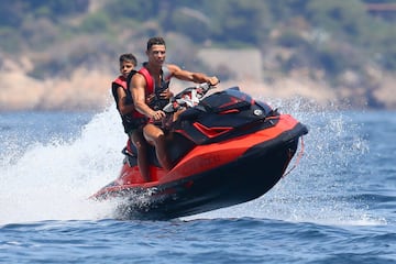 Cristiano Ronaldo and Georgina Rodríguez enjoy French Riviera