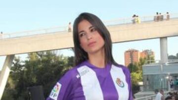 <b>MODELOS. </b>Las nuevas camisetas de la firma Kappa fueron portadas por modelos femeninas y niños, en un acto presentado por Martín Luna; otras veces fueron los propios futbolistas los que desfilaron con las nuevas prendas. Toda la ropa que lucirá el Valladolid estará desde hoy a la venta en las tiendas oficiales del club, en Justo Muñoz.