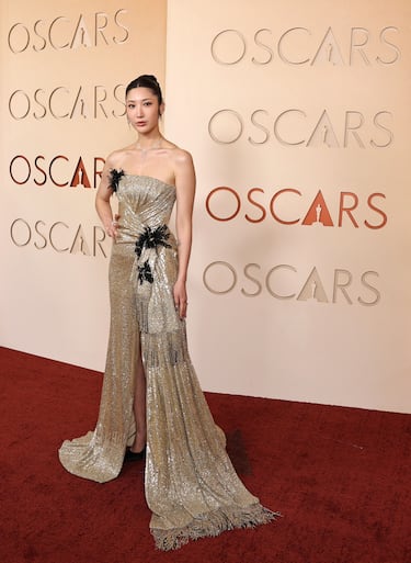 Ejae posa en la alfombra roja del Dolby Theatre.