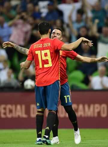 Iago Aspas celebrates with Diego Costa after scoring.