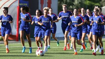 Las jugadoras del Atlético de Madrid durante un entrenamiento en la Ciudad Deportiva Wanda de Majadahonda.
