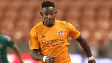 A pesar del suplicio que vivi&oacute; en la &uacute;ltima temporada, el delantero hondure&ntilde;o est&aacute; muy cerca de renovar con Houston Dynamo en el f&uacute;tbol estadounidense.