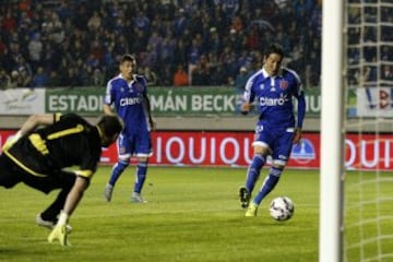 Los azules, dirigidos por Martín Lasarte, superaron por 2-1 a la Universidad de Concepción de Ronald Fuentes. Cristián Suárez y Matías Rodríguez anotaron para los azules. El descuento lo marcó Fernando Manríquez. 