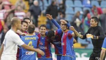 <b>NADA FÁCIL. </b>El Granada aguantó, pero no lo suficiente como para frenar a un gran Levante.