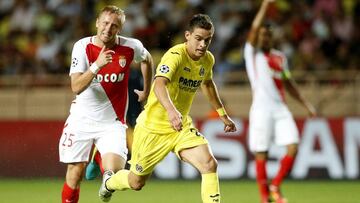 HOR101. M&Oacute;NACO (M&Oacute;NACO), 23/08/2016.- Rafael Borre (d) de Villarreal disputa el bal&oacute;n con Kamil Glik (i) de M&oacute;naco hoy, martes 23 de agosto de 2016, durante un partido de las eliminatorias de la Liga de Campeones entre Villarreal y M&oacute;naco que se disputa en el estadio Louis II en M&oacute;naco (M&oacute;naco). EFE/GUILLAUME HORCAJUELO