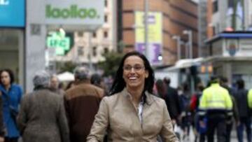 Teresa Perales posa en la Gran V&iacute;a madrile&ntilde;a. 