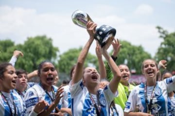 Action photo during the match Pachuca vs Tijuana Womens, Corresponding Final of Tournament 2016-2017 of the League BBVA Bancomer MX. 

Foto de accion durante el partido Pachuca vs Tijuana Femenil, Correspondiente a la Final  del Torneo 2016-2017 de la Liga BBVA Bancomer MX, en la foto:   Festejo Pachuca Femenil Campeon

22/04/2017/MEXSPORT/Javier Ramirez