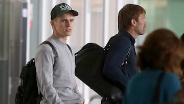 22/06/19 Aeropuerto San Sebastian paisano El jugador Martin Odegaard en el aeropuerto de Loiu despues de haber estado en las oficinas de anoeta 
 foto:javi colmenero (635746237)