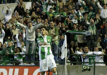 Victoria 2-1 contra el Real Madrid. Edú y Mark González remontaron el tanto inicial de Drenthe.