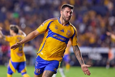 Cambindo en busca de compartir mesa con Cardozo, Gignac y Benítez