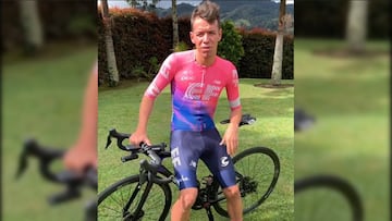 Rigo esta de vuelta y ya monta bicileta después de una fuerte lesión