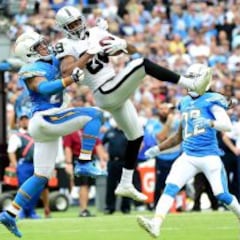 Oakland presenta su candidatura a playoff aniquilando a San Diego