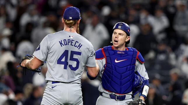 Who is singing the national anthem before Game 4 of the MLB World Series?