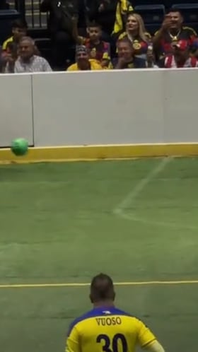 Cuauhtémoc Blanco sufre agresión en juego de leyendas