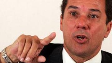 <B>CONVENCIDO. </B>Florentino despejó las dudas de Luxemburgo con respecto a su cargo.