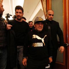 Maradona convivirá con el Nápoles en su visita a Madrid