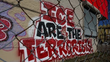 A father of Chinese origin was detained by ICE in Manhattan and his 6-year-old son remains in custody with his location undisclosed.