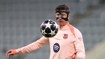 Lewandowski, titular ante el Newcastle.