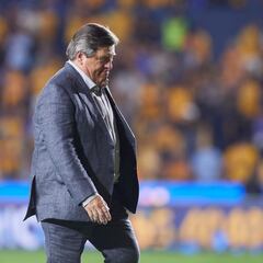 Tigres head coach Miguel Herrera disappointed after defeat to León