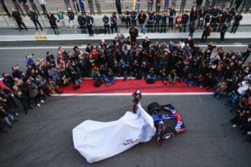 El circuito de Montmeló fue el escenario elegido por Toro Rosso para presentar su nuevo monoplaza para esta temporada.