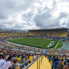 Llenazo amarillo en el Estadio de Gran Canaria para recibir al Deportivo