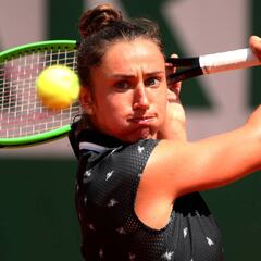 Sorribes cae en su estreno en la Chatrier; Carla, a tercera ronda